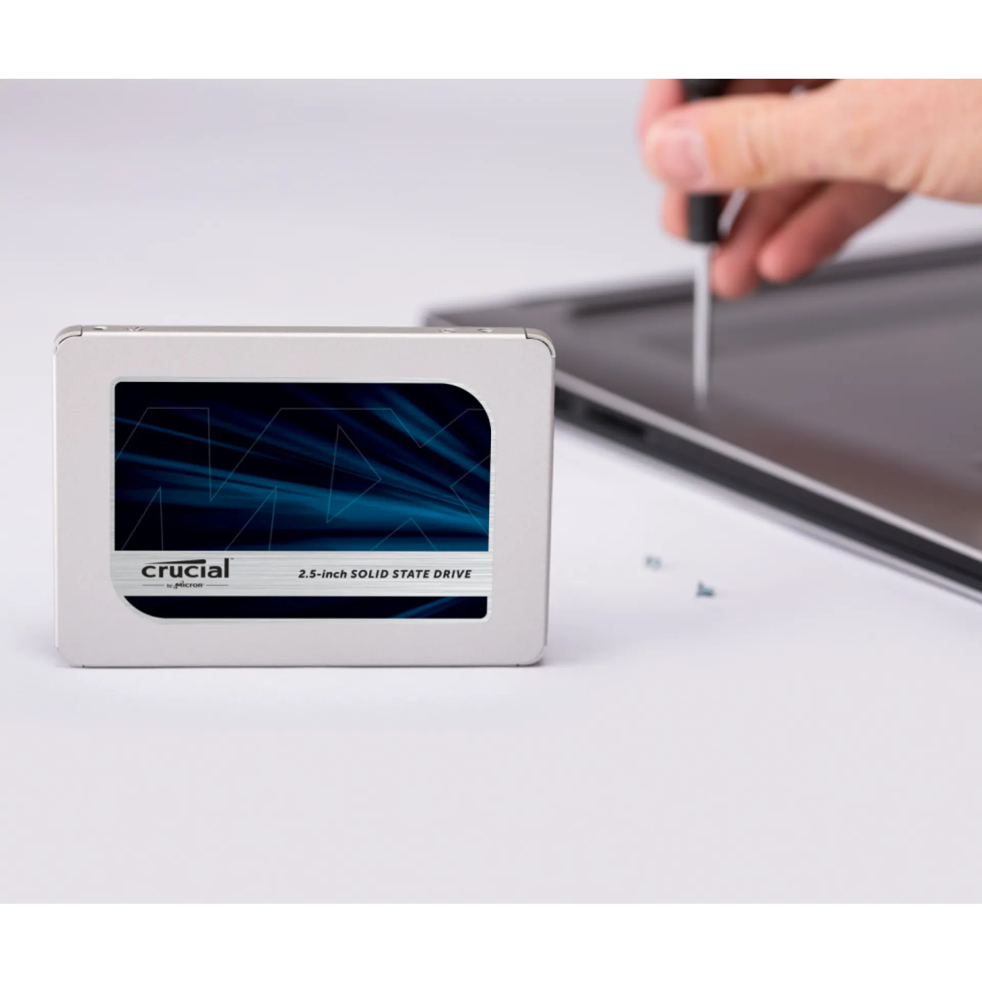 CT4000MX500SSD1
