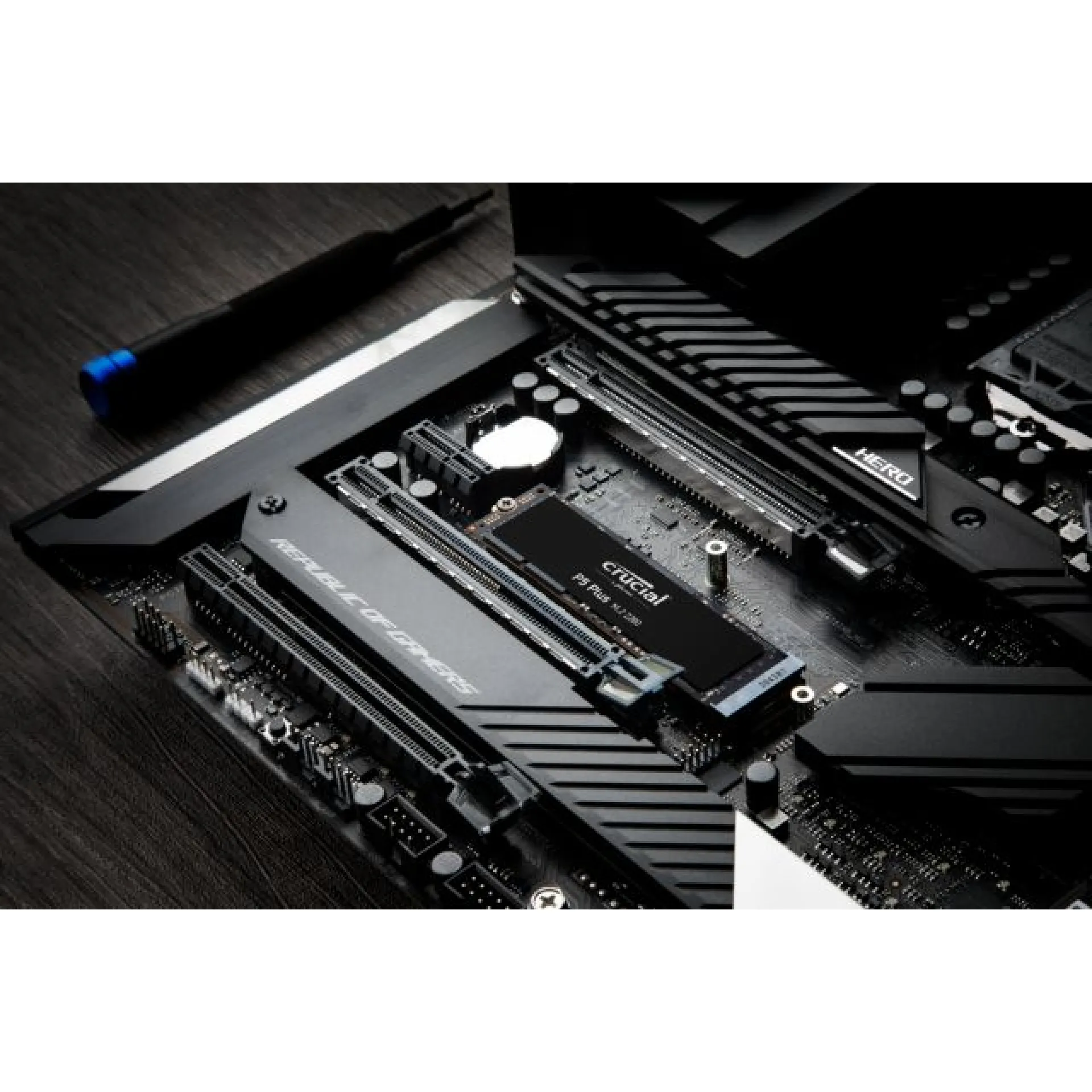 CT2000P5PSSD8